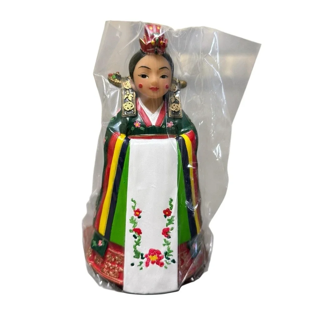 Danisl Art Gallery Korean Wedding Couple Figurine Hanbok Hand Painted